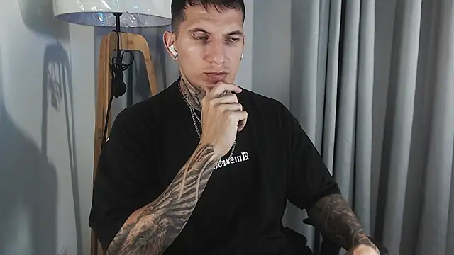 Snapshot of Shane_Clay chatting on September 2025 10:21:02 PM Shane Clay online show from September 2025 10:21:02 PM