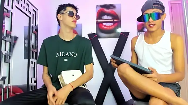 Snapshot of TWINKS_FRIENDS chatting on October 2025 07:20:02 AM TWINKS FRIENDS online show from October 2025 07:20:02 AM