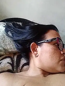 Snapshot of Oceanosexxx chatting on November 2025 05:33:02 PM Oceanosexxx online show from November 2025 05:33:02 PM