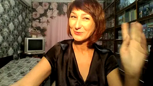 Snapshot of Pline1 chatting on October 2025 08:27:02 PM Pline1 online show from October 2025 08:27:02 PM