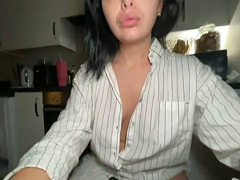 FrancescaXO online show from April 2026 04:48:01 AM