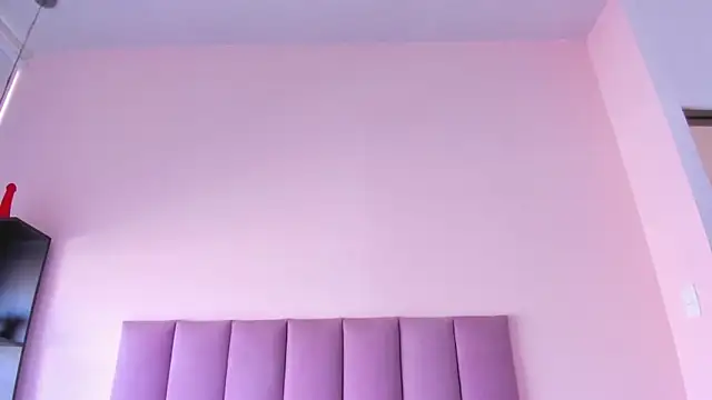 violet myerrs online show from November 2025 01:22:02 PM