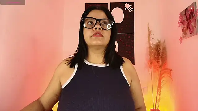 Iamlola  online show from September 2025 06:46:01 AM