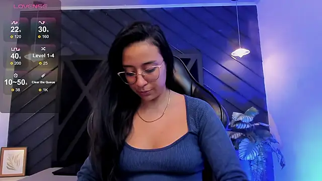 zoe martins  online show from February 2026 05:28:01 PM