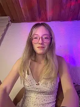 ReenKitty online show from March 2026 05:23:01 AM