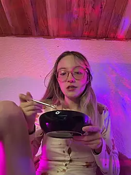 ReenKitty online show from March 2026 05:13:01 AM