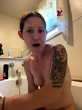 YoMomma-xoxo13 online show from November 2025 05:49:01 PM