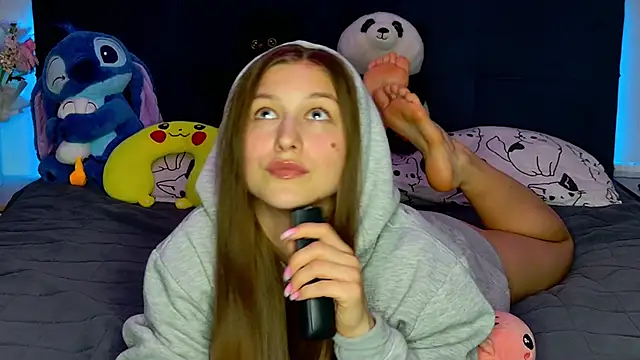 Snapshot of MissEmilyMiller chatting on February 2026 06:17:01 PM MissEmilyMiller online show from February 2026 06:17:01 PM