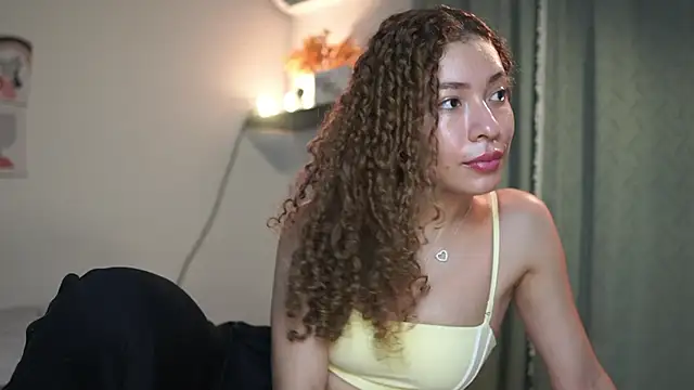 Snapshot of isabella-garcia- chatting on September 2025 12:54:01 AM isabella-garcia- online show from September 2025 12:54:01 AM
