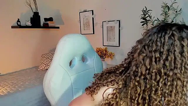 isabella-garcia- online show from May 2026 01:55:01 AM