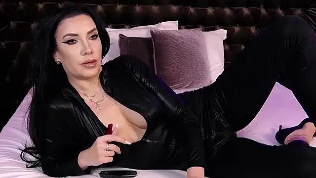 StephanyMillan online show from January 2026 06:37:02 AM