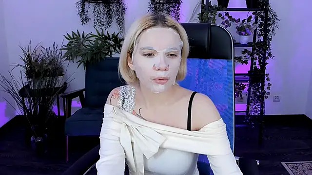 AuroraWrenfield online show from December 2025 04:43:02 AM