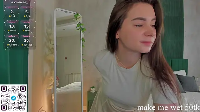 Snapshot of ErinRose_ chatting on October 2025 06:00:01 AM ErinRose online show from October 2025 06:00:01 AM