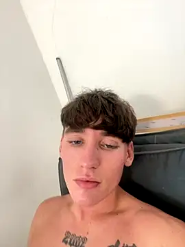 naughtyboy0124 online show from December 2025 01:53:01 PM