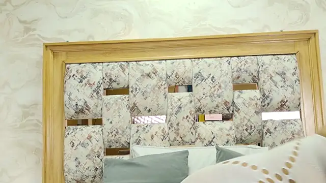 ZOLEY WATSON online show from September 2025 03:08:02 AM