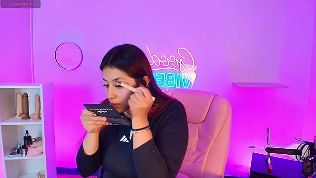 Aphriil   online show from October 2025 09:15:02 PM