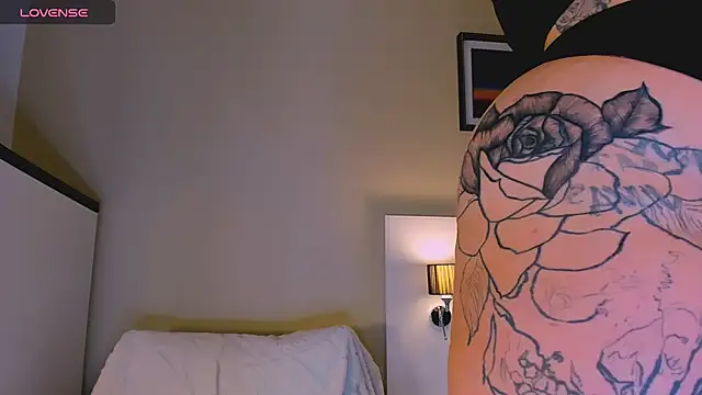 marrenaa online show from October 2025 04:20:02 AM