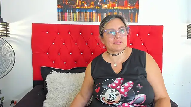 carolinacrus01 online show from March 2026 05:27:02 PM