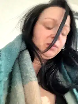 Chrissy Christal online show from November 2025 08:22:02 AM