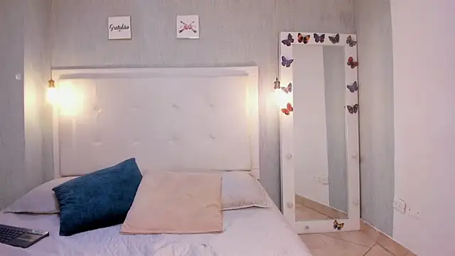 EsmeraldaNyx online show from September 2025 09:18:01 PM