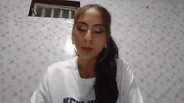 Roselingalvis13 online show from April 2026 03:02:01 AM