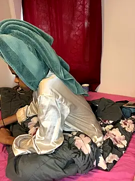 Snapshot of Soniala chatting on November 2025 07:27:02 PM Soniala online show from November 2025 07:27:02 PM