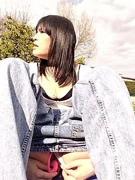 SarettaB90 online show from March 2026 01:50:02 PM