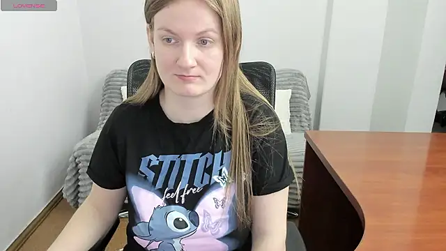 Snapshot of Alisha_Skyes chatting on February 2026 04:32:01 AM Alisha Skyes online show from February 2026 04:32:01 AM