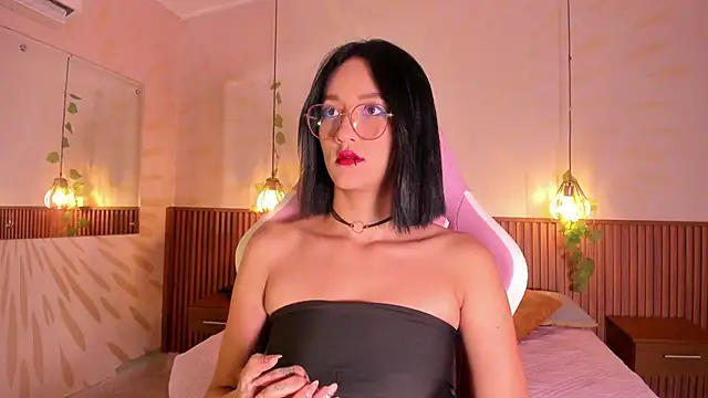 daphne courtis online show from June 2026 03:05:02 AM