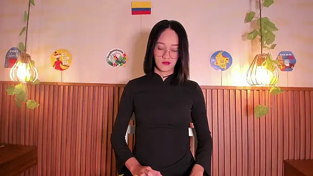 daphne courtis online show from June 2026 03:11:02 AM