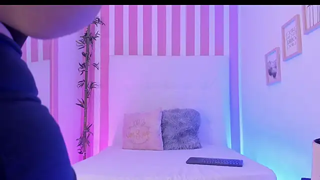 M0lly Beckers online show from February 2026 01:59:01 PM