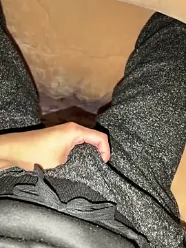 Snapshot of rrrrrriyyffhyeeee chatting on October 2025 04:18:02 AM rrrrrriyyffhyeeee online show from October 2025 04:18:02 AM