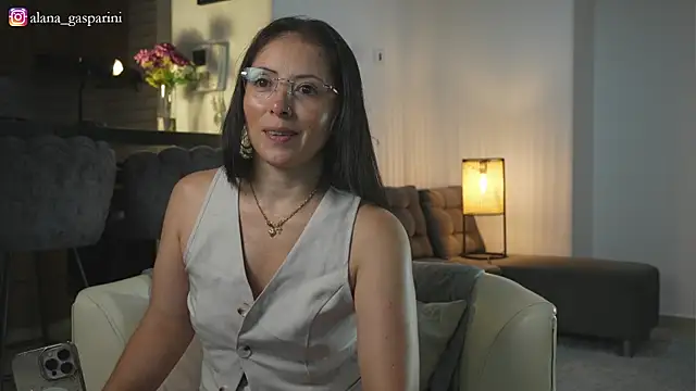 alana gasparini online show from November 2025 02:43:01 AM