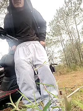 Snapshot of zebba12 chatting on March 2026 10:59:01 AM zebba12 online show from March 2026 10:59:01 AM