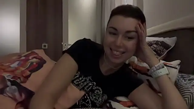 Gilin1 online show from October 2025 08:20:02 PM