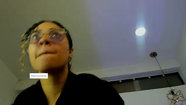 Snapshot of Hanna_Cornee_ chatting on September 2025 01:35:02 PM Hanna Cornee online show from September 2025 01:35:02 PM