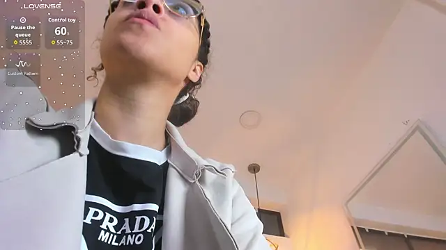 Hanna Cornee  online show from January 2026 12:42:02 PM