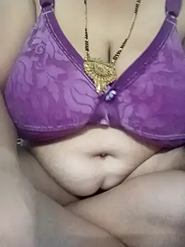 chocobbsneha567 online show from April 2026 03:10:02 PM
