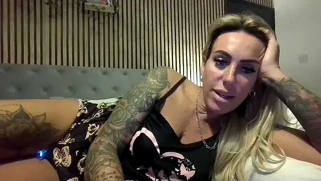 Snapshot of poppyinga1 chatting on September 2025 02:00:02 AM poppyinga1 online show from September 2025 02:00:02 AM