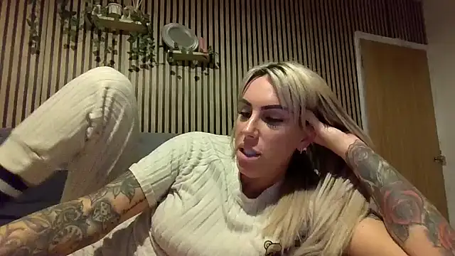 poppyinga1 online show from March 2026 09:55:01 PM