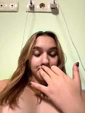 UrMuseOn online show from September 2025 08:30:02 PM