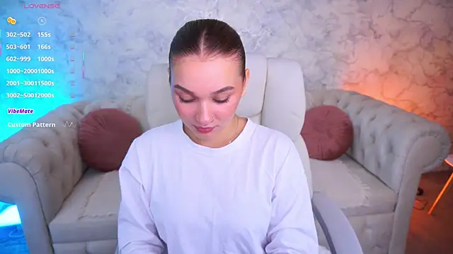 UrMuseOn online show from September 2025 06:19:02 AM