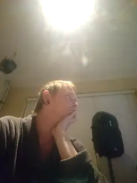 piercingpik online show from April 2026 09:43:02 PM