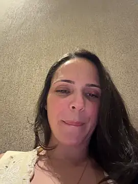 Lady LauraRose online show from April 2026 02:01:01 AM