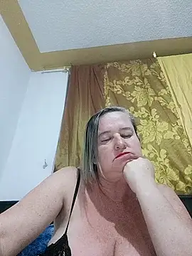 Snapshot of Miss-tetas chatting on October 2025 04:27:01 AM Miss-tetas online show from October 2025 04:27:01 AM