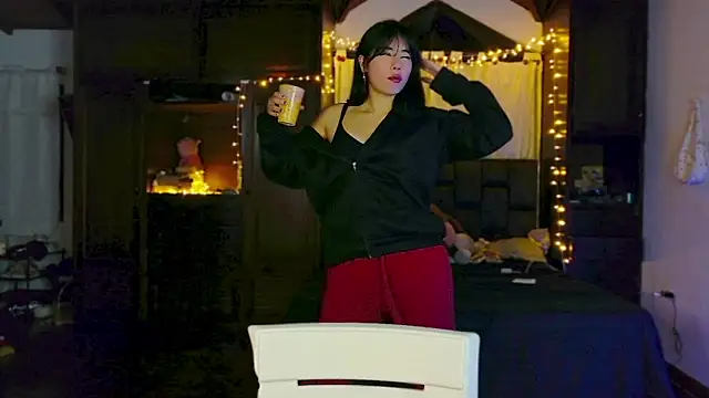 Shisuku Sophi online show from April 2026 01:48:01 AM