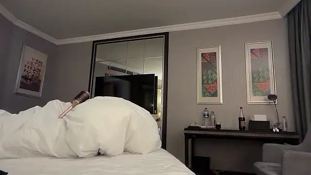 Ofcourseoneday online show from November 2025 09:52:01 AM