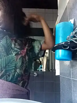 Snapshot of RFeltomWhitJ chatting on November 2025 05:28:02 AM RFeltomWhitJ online show from November 2025 05:28:02 AM