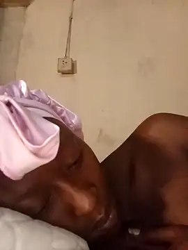 Snapshot of RFeltomWhitJ chatting on November 2025 06:51:01 PM RFeltomWhitJ online show from November 2025 06:51:01 PM