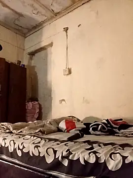 Snapshot of RFeltomWhitJ chatting on December 2025 02:53:01 AM RFeltomWhitJ online show from December 2025 02:53:01 AM